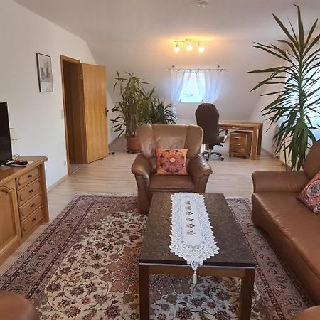 Gemuetliche 120 Qm Ferienwohnung Mit Balkon Adelsdorf Екстер'єр фото