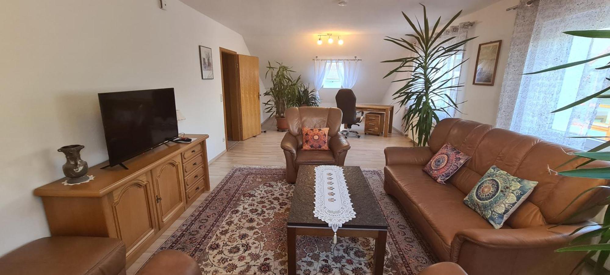 Gemuetliche 120 Qm Ferienwohnung Mit Balkon Adelsdorf Екстер'єр фото